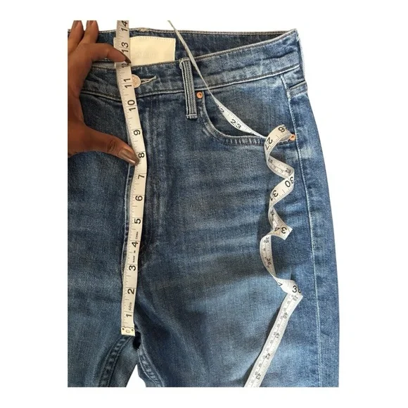 Mother Denim - The High Waisted Rider Skimp in Cowboys Don't Cry - Picture 9 of 11